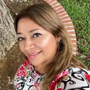 Meet your Posher, Isabel